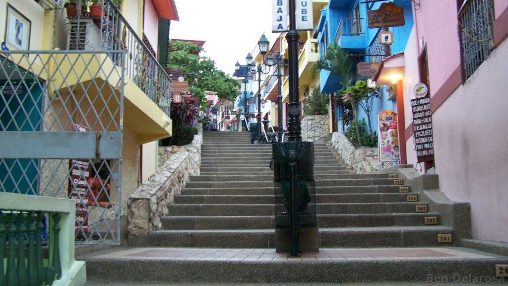 Las Peñas in Guayaquil – Kunst & Geschichte am Río Guayas Las Peñas in Guayaquil – Kunst & Geschichte am Río Guayas