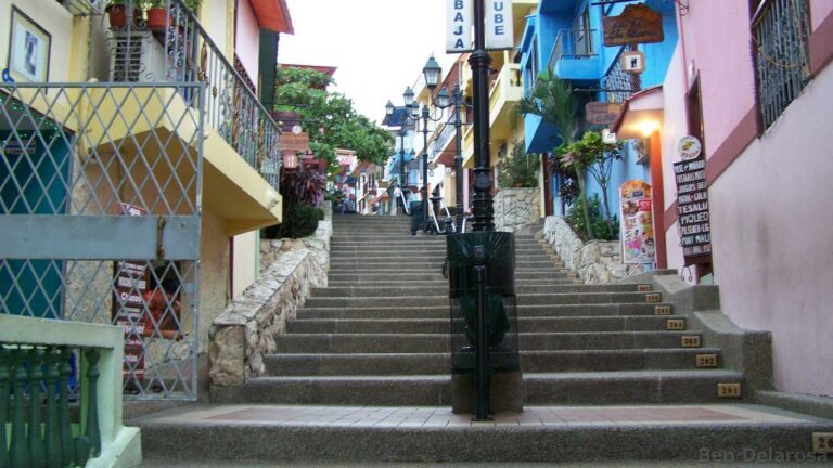 Ben Delarosa in Las Peñas in Guayquil 015